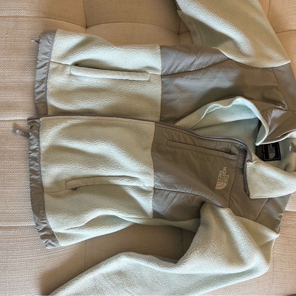 Denali north face. Women’s small.